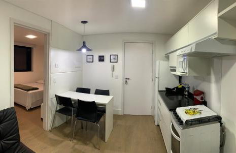 709- Apartamento Decorado Encantador, mobiliado, amplo, cozinha completa, Excelente localização no Rebouças - Foto 6