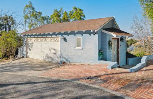 Quiet Home with Spectacular Scenic Mountain Views near Universal Studios Hollywood - Photo 23