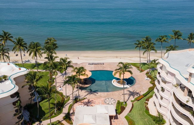 Ocean Front Condo With Pool Sleeps 6 Adults - Foto 27