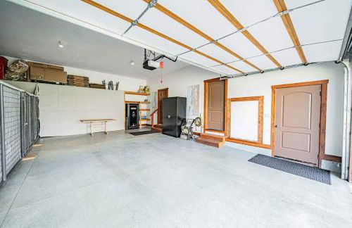 Upscale Hot Tub Wildlife Views - Photo 43