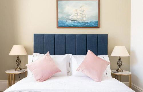 Warm Beachfront Getaway with Winter Ocean Views & Parking - Foto 102