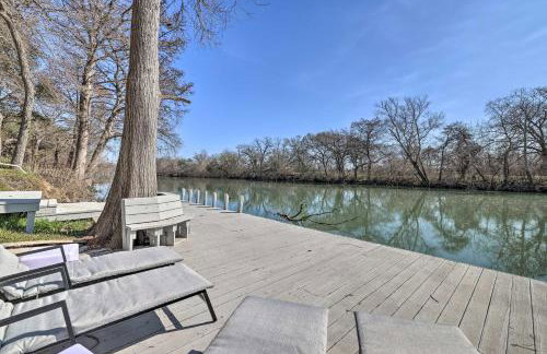 3 Mi to Dtwn! Riverfront Seguin Home w/ Sunroom - Foto 32