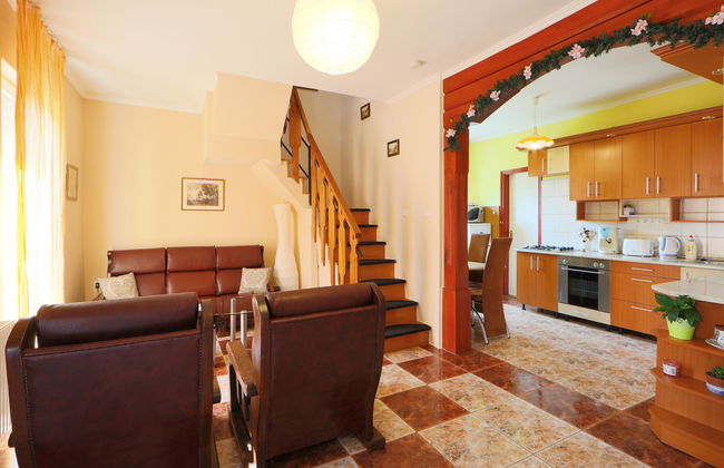 4 bedroom House in Kőröshegy with garden and terrace - Photo 5