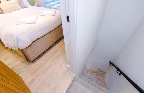 Foden's House by YourStays - 2 Bedroom Cottage in Sandbach with gorgeous dining room extension, High end finish - Foto 51