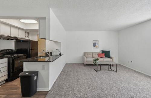 Northcliffe 104 I Fully Furnished 1 Bedroom 1Bth - Foto 2