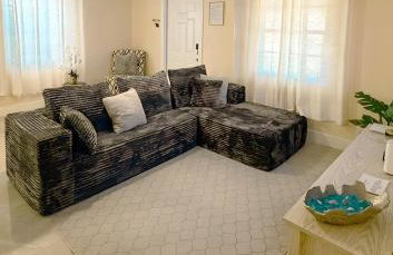 Relaxing 3 Bedroom House-Close to Beaches and Airport! - Foto 8