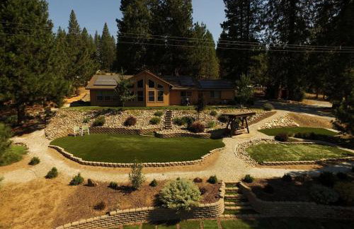 Luxury Cabin Rental with a Fire Pit in Coulterville, California - Foto 6