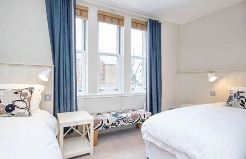 Townhouse on the Square, Dornoch - Photo 14