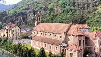 POSADA de BUSTIELLO,cercano a las estaciones de esquí - Foto 4