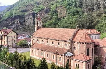 POSADA de BUSTIELLO,cercano a las estaciones de esquí - Foto 4
