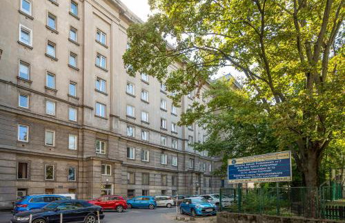 Hala Mirowska Spacious Apartment by BookingHost - Photo 4