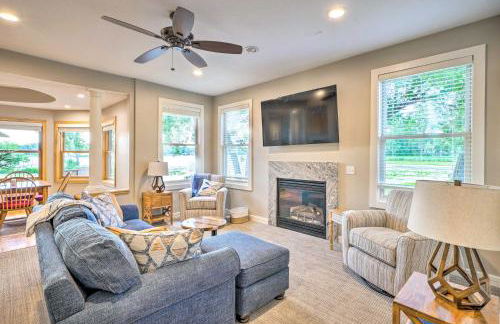 Waterfront Mound Retreat with Dock and Lake Access! - Foto 6