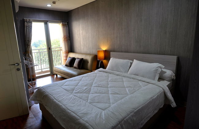 Quiet 3BRs pool and lake view - Photo 2