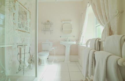 The Old Tramhouse Self Catering Traditional Charming Apartments Located In The Heart Of Historic Stirling For Short-Long Stays In Stirling For Tourism & Events & Contractor Base Stays For Central Belt Area & Open To Book All Year Round - Photo 9