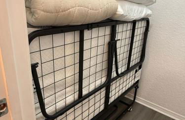 Family Fun! Sleeps 8, King Bed, 2 Queens, and Sofa Bed, Games - in Rogers - Foto 47