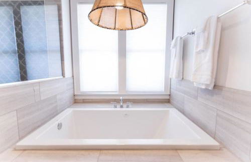 Minutes to Downtown Huge Outdoor Deck HOT TUB - Foto 15