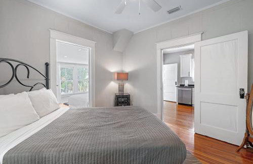 Old City Hideout l Historic l Walk to St George - Foto 21