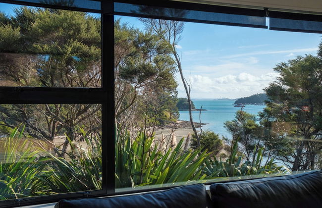 Wharetana Bay Villa with beach walkway - Foto 19