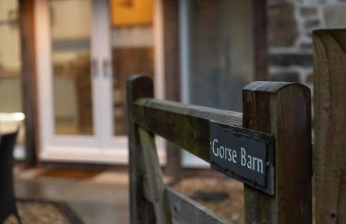 GORSE BARN - A cosy barn conversion in North Wales with a log burner - Photo 11