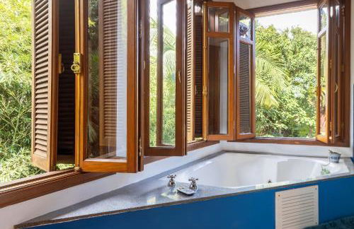 Casa espaçosa com piscina ampla e churrasqueira perto de São Paulo - Foto 46