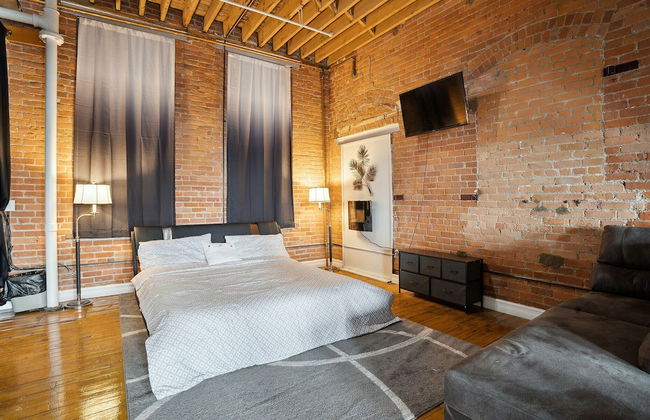 Downtown Detroit Loft - Fully equipped & Absolutely Gorgeous theme by RedAwning - Foto 3