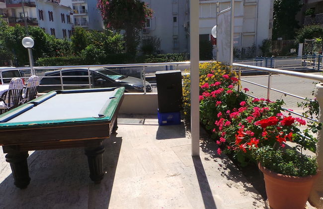 Family Apart - Photo 28