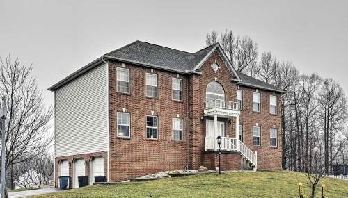 Fireside Gatherings Pet-Friendly Apollo Home - Photo 3