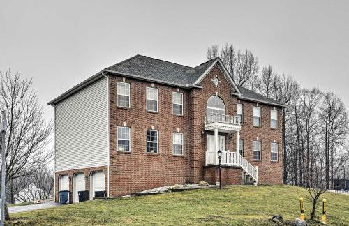 Fireside Gatherings Pet-Friendly Apollo Home - Photo 3