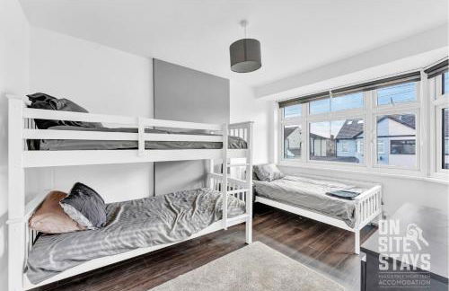 OnSiteStays - 3 bedroom, 2 x space driveway and Wifi - Foto 13