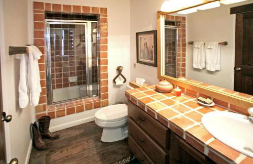 MOUNTAIN FAVORITE - ASPEN RIDGE, HOT TUB, FULL VIEW OF SKI SLOPES, WOOD BURNING FIREPLACES - Foto 19