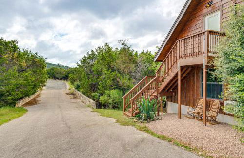 Scenic View! Lake Travis Cabin Near Pools and Marina - Foto 21