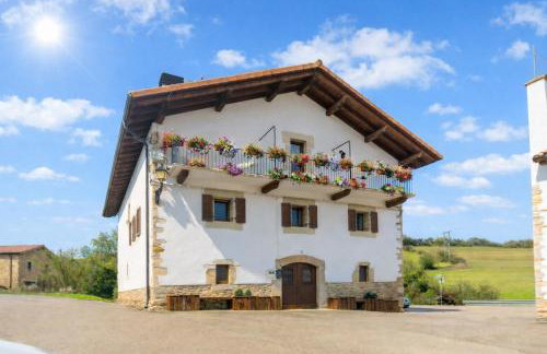 Amplia casa rural ideal para familias y grupos - Foto 1