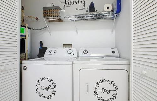 The Galactic Getaway, 3Bed, 2Bath Apartment, Free Parking, Heated Pool - Foto 39