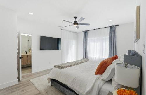 Modern 3BR Home w/ Rooftop • 5 min to Downtown - Foto 16