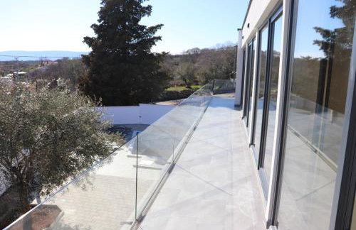 KRK, VILLA SOTTOVENTO WITH POOL, 8p - Foto 42