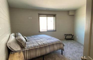 Dual Cabin- Yellowstone Family Retreat- Sled Hill - Foto 17