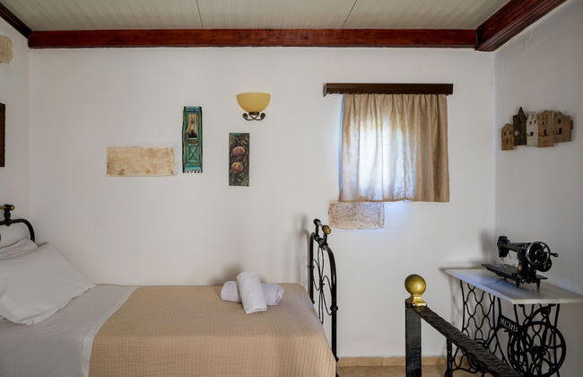 The Olive House - Photo 2