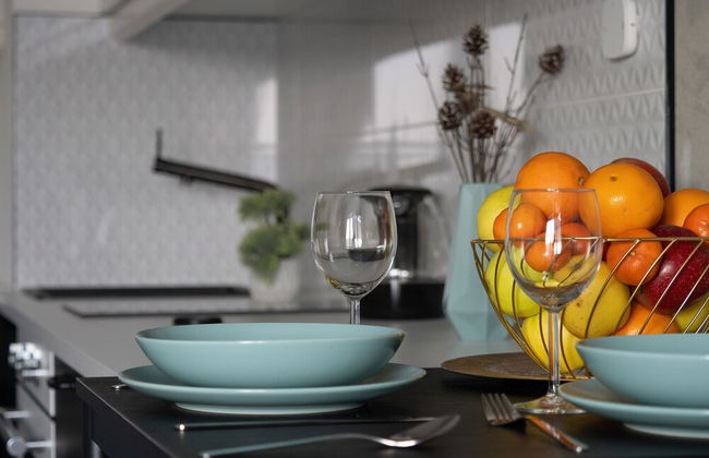 Modern Studio With Balcony by Renters - Photo 9