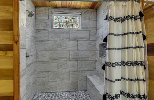 Mountain-View Cabin about 2 Mi to Downtown Clayton! - Foto 12