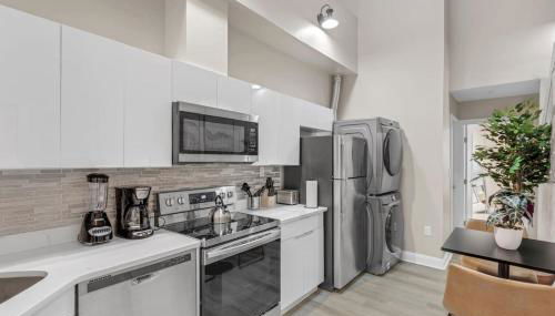 Bi-Level 2BR Loft in Old City - Foto 2