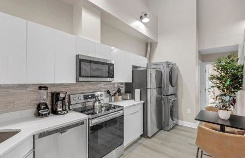 Bi-Level 2BR Loft in Old City - Foto 2