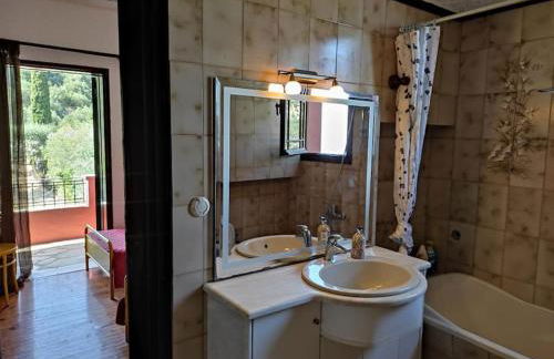 Villa Agnos - Photo 32