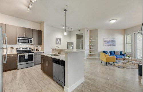 Spacious 2BRI Pool I Gym I Free Parking IWorkspace - Foto 14