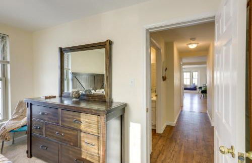 Cozy Delafield Apartment - Walk to Lake! - Foto 11