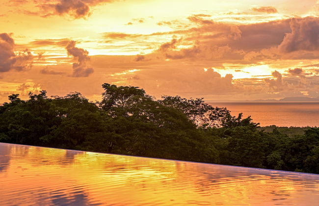 Luxury Hillside Estate at Nativa Resort by RedAwning - Foto 26