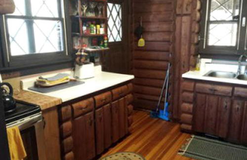 Waterfront Cabin Rental for a Boating Getaway on Loon Lake in New York - Photo 8