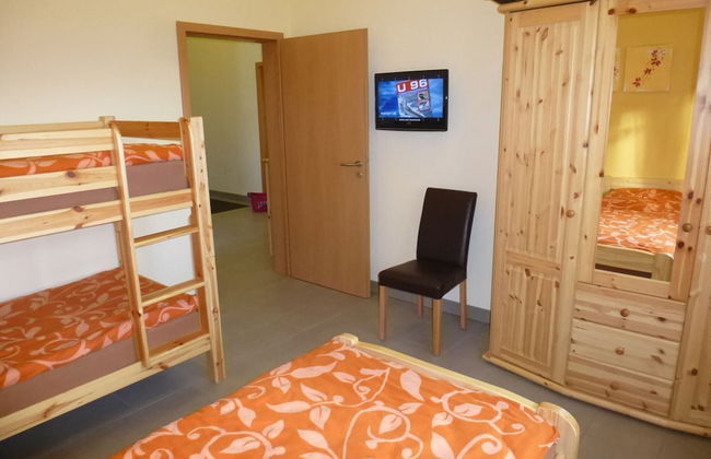 Relaxing Holiday Home in Willersdorf in the Forest - Photo 5