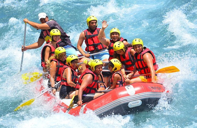 Actividad de rafting en grupo en Bozyaka - Foto 1