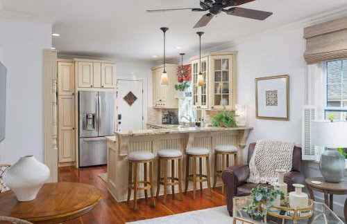 Charming Geneva Cottage Walk 4 Blks to Downtown - Foto 9