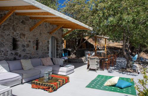 My Old Stone House in a 2 000 sqm private garden with Fab Glamping Tent - Photo 4